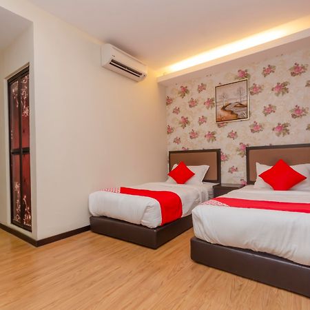 OYO 1214 Oro Hotel Kluang Exterior foto